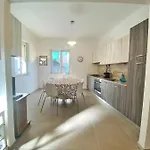 Apartment Comfortable Sea Holidays And Walks *